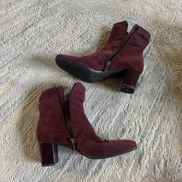 Aquatalia Suede leather Ankle Boots booties  Burgundy red Square Toe heels 9.5 - Picture 14 of 16